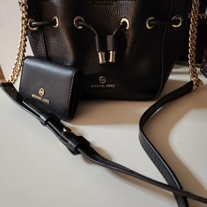 Michael Kors Phoebe Bucket Crossbody Small Matching Card Case